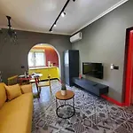 Emoji House * Тирана