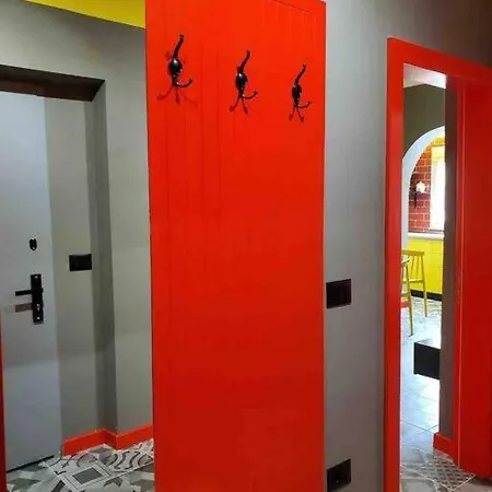 Emoji House Апартаменты Тирана