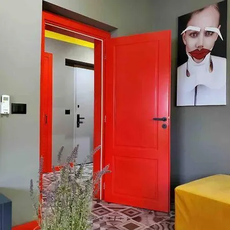 Emoji House Tiran