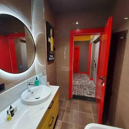 Emoji House Daire