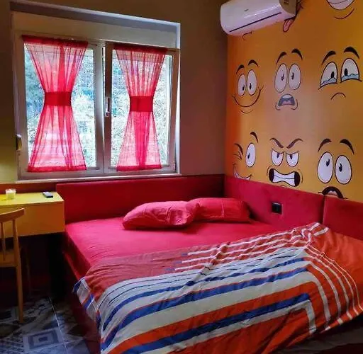 Emoji House