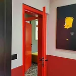 Emoji House טיראנה